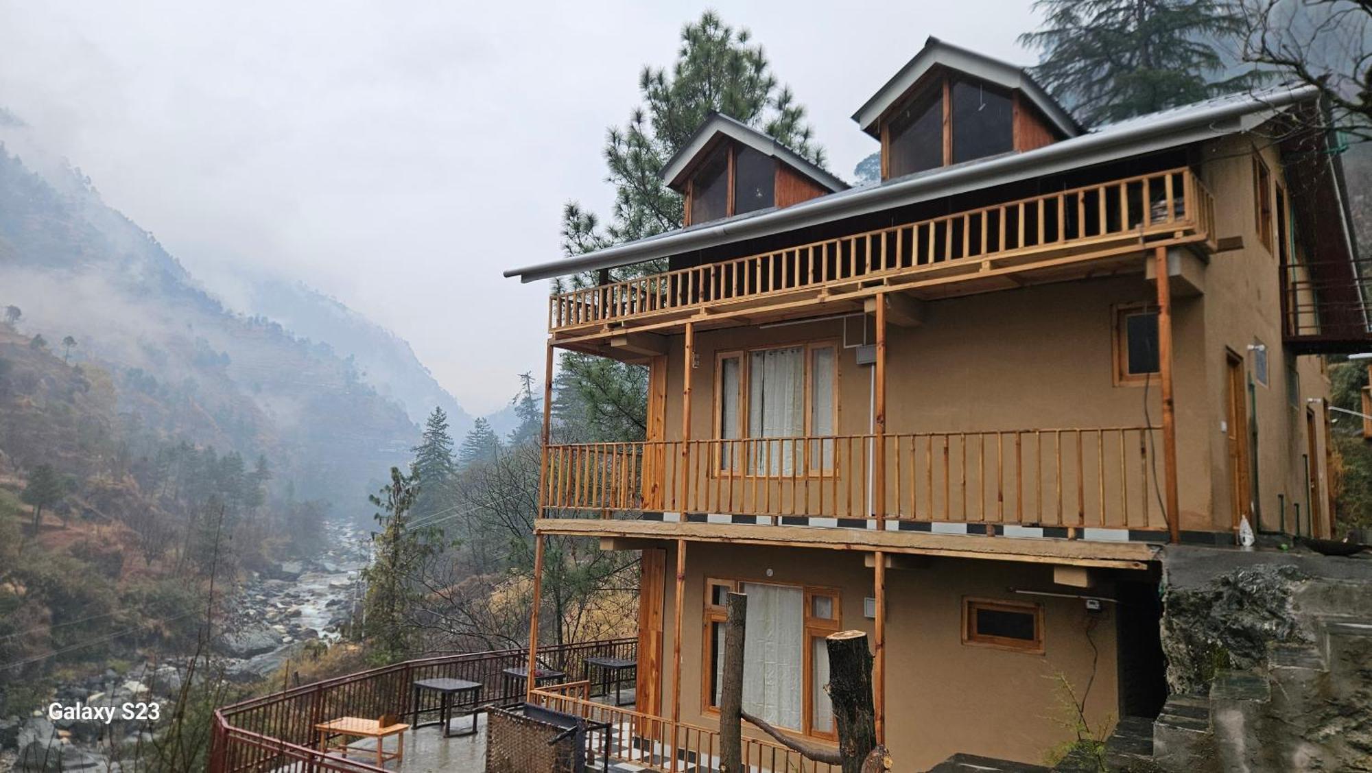 The Fiza Retreat Tirthan Banjār Dış mekan fotoğraf