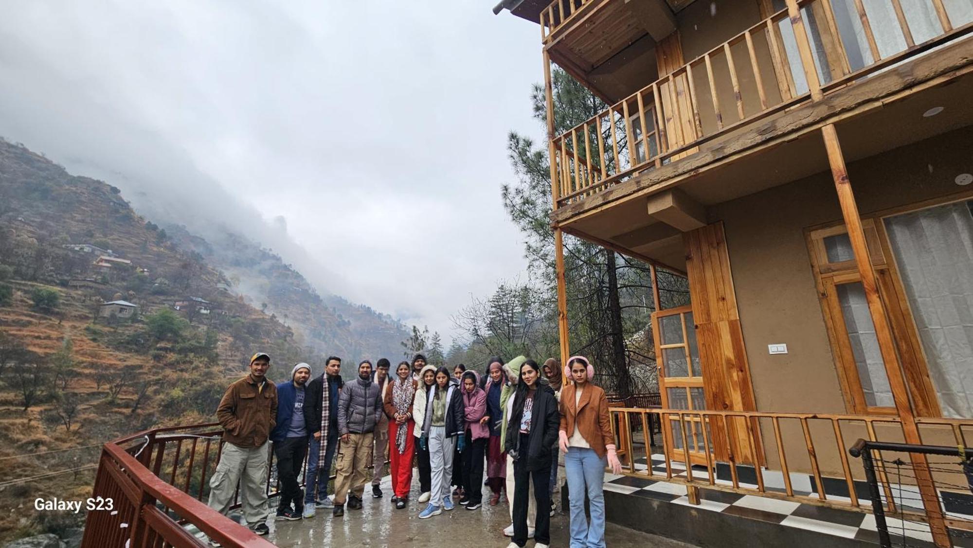 The Fiza Retreat Tirthan Banjār Dış mekan fotoğraf