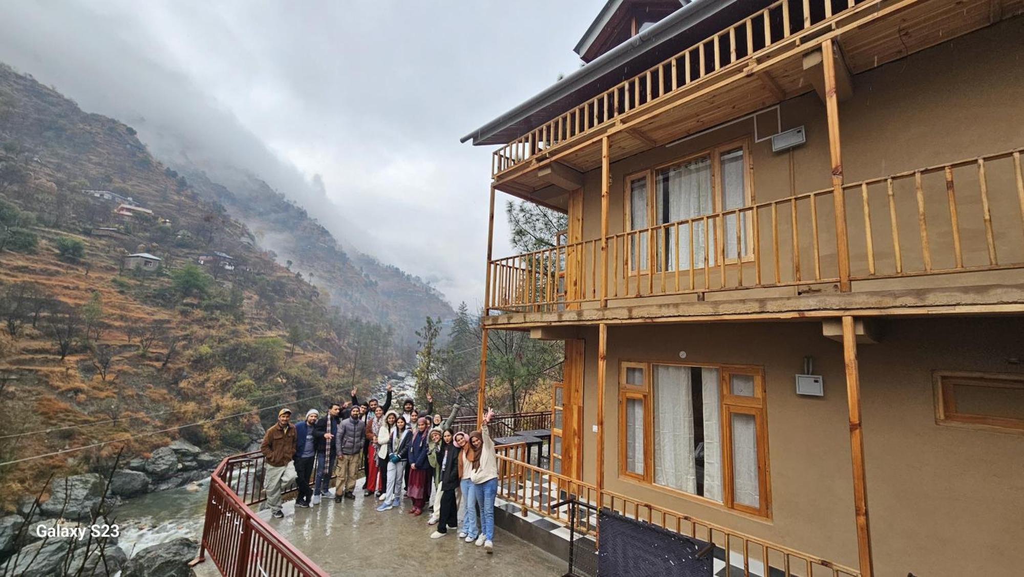 The Fiza Retreat Tirthan Banjār Dış mekan fotoğraf