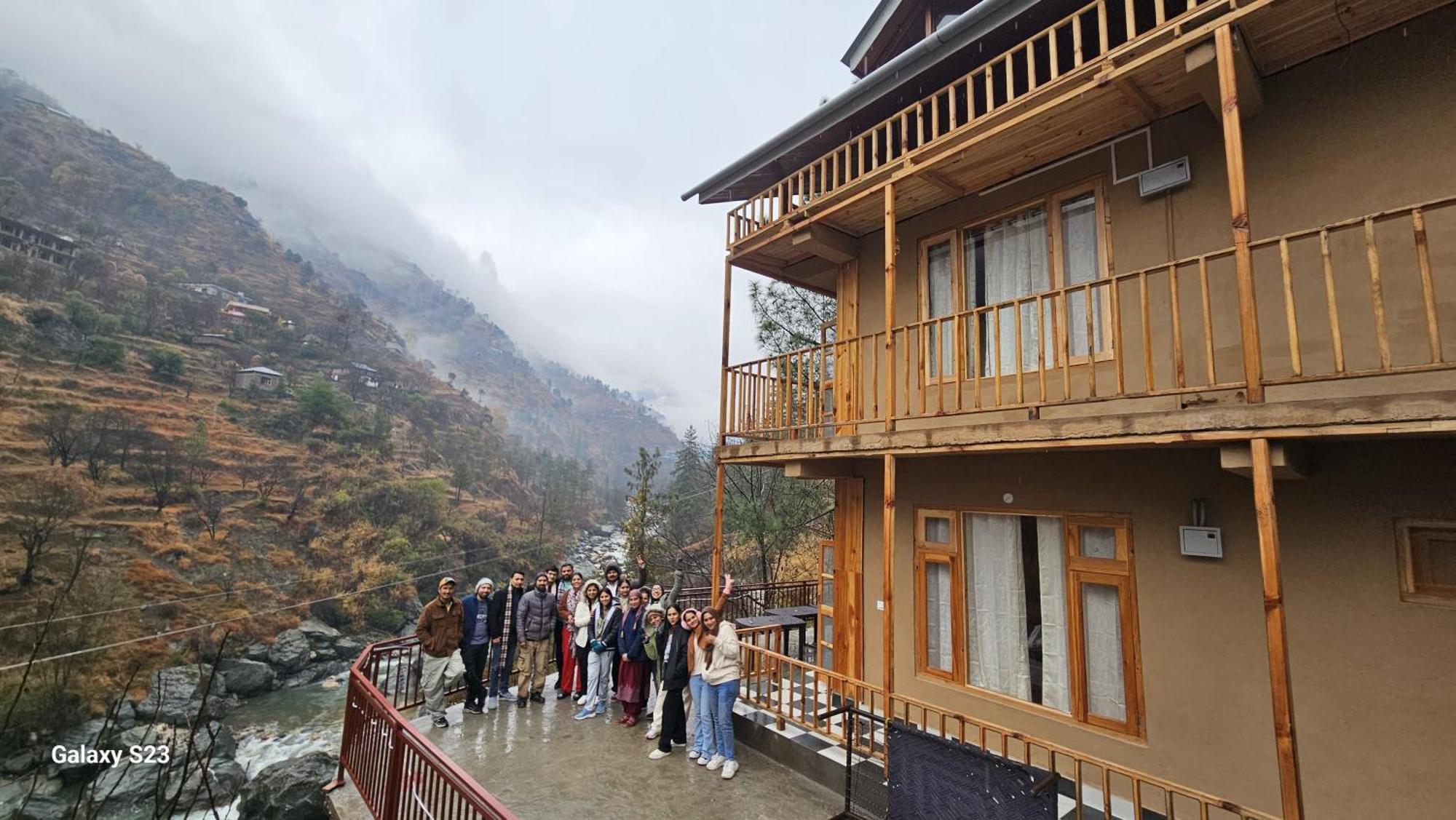 The Fiza Retreat Tirthan Banjār Dış mekan fotoğraf
