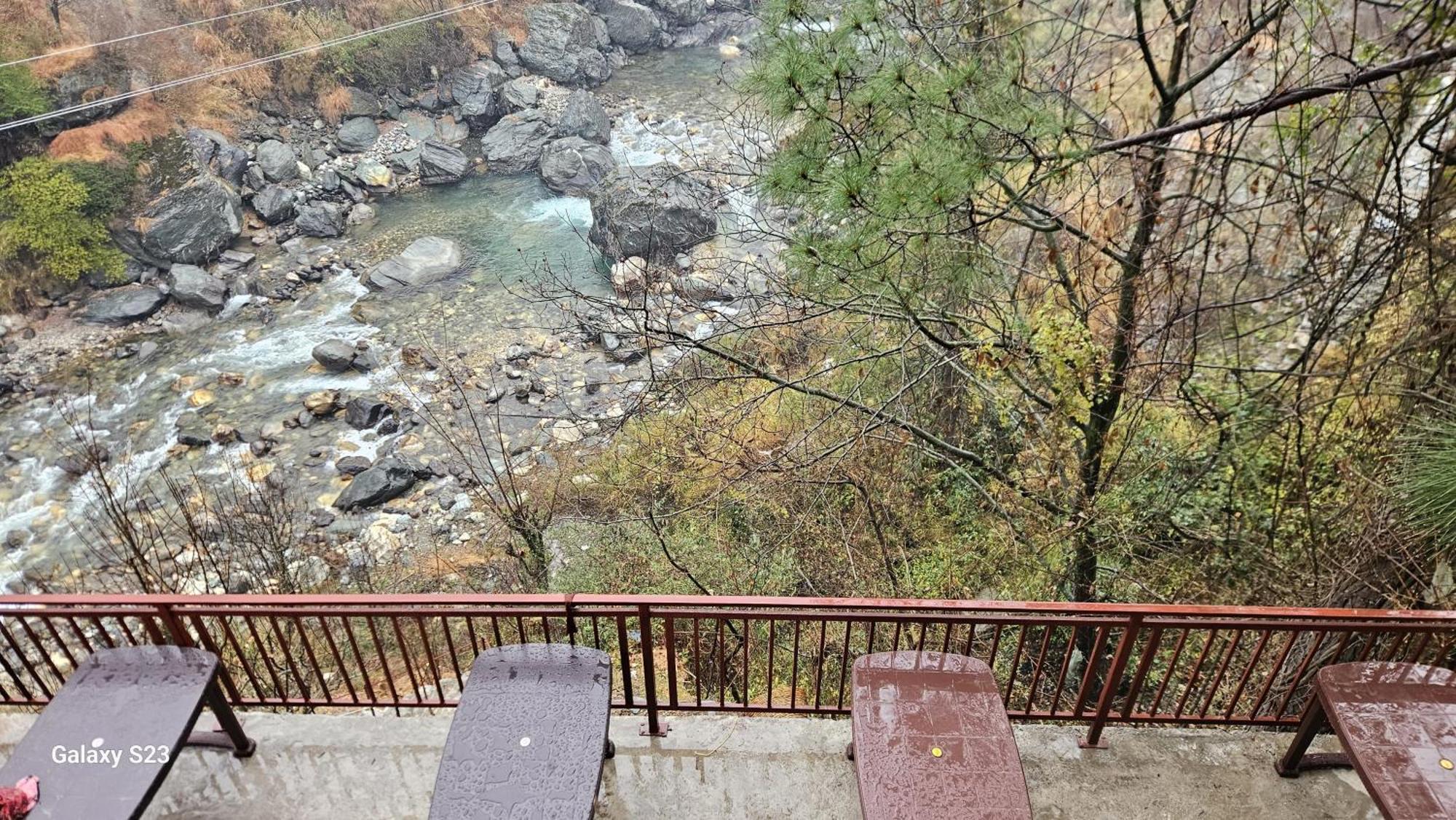 The Fiza Retreat Tirthan Banjār Dış mekan fotoğraf