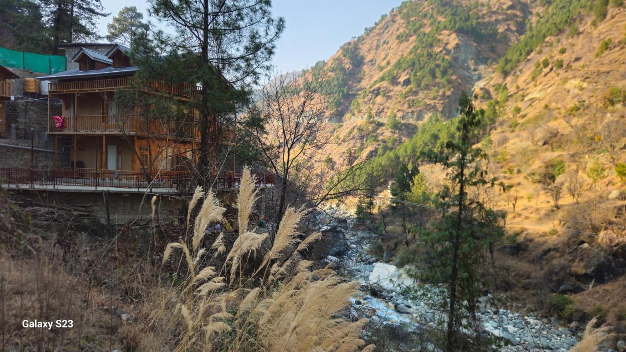 The Fiza Retreat Tirthan Banjār Dış mekan fotoğraf